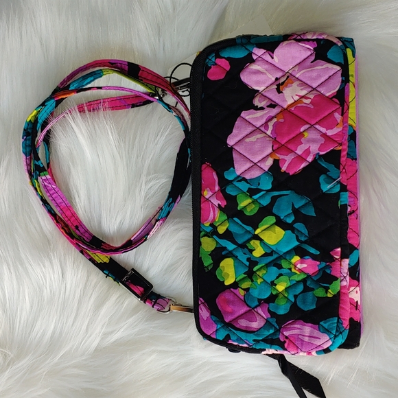 Vera Bradley wallet crossbody/wristlet - Picture 1 of 12